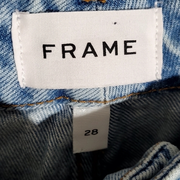 Frame Flared Lightwashed Jeans - Picture 5 of 5